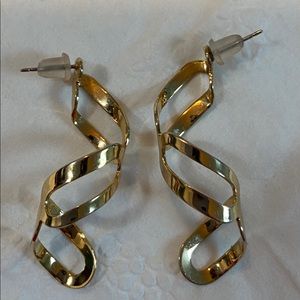 Earrings-Jaclyn Smith earrings